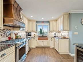 7 Chelsea Drive, Syosset NY 11791