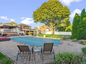 7 Chelsea Drive, Syosset NY 11791