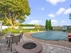 7 Chelsea Drive, Syosset NY 11791