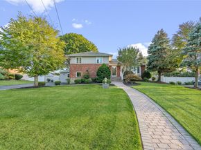 7 Chelsea Drive, Syosset NY 11791