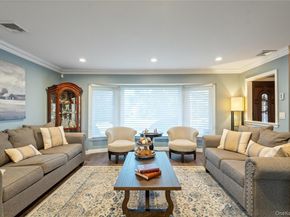 7 Chelsea Drive, Syosset NY 11791