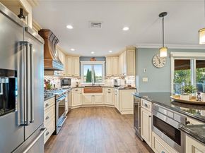 7 Chelsea Drive, Syosset NY 11791