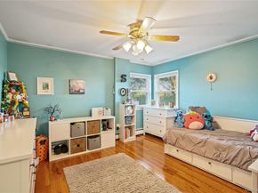 7 Chelsea Drive, Syosset NY 11791