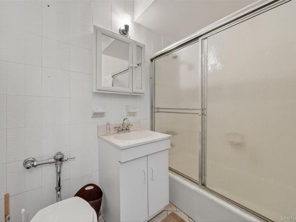 1874 Pelham Parkway S 6E, Bronx NY 10461