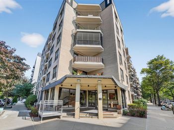 1874 Pelham Parkway S