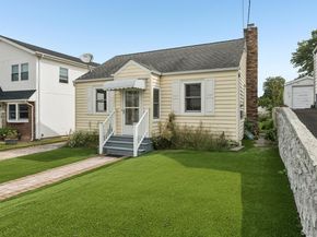 105 Devon Road, Albertson NY 11507