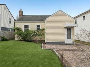 105 Devon Road, Albertson NY 11507