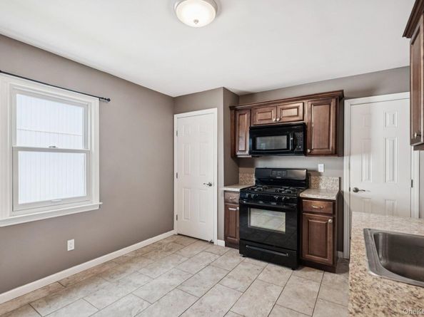 105 Devon Road, Albertson NY 11507