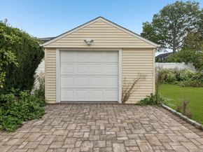 105 Devon Road, Albertson NY 11507
