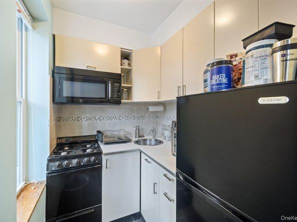 6185 Grove Street, Ridgewood NY 11385