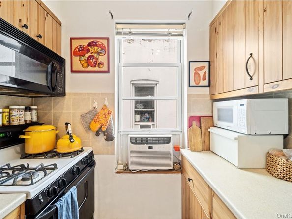 6185 Grove Street, Ridgewood NY 11385