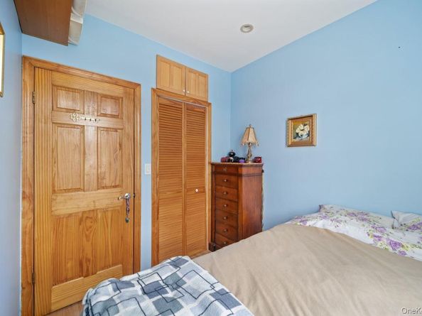 6185 Grove Street, Ridgewood NY 11385