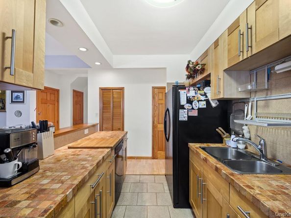 6185 Grove Street, Ridgewood NY 11385