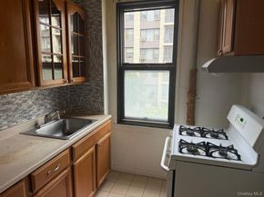 98-40 64th Avenue 3A, Rego Park NY 11374
