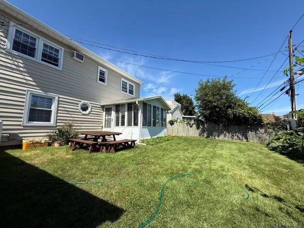 11 Surrey Lane, Levittown NY 11756