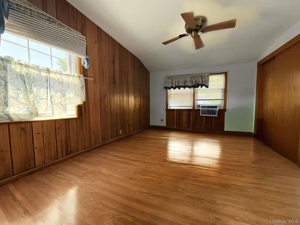 11 Surrey Lane, Levittown NY 11756