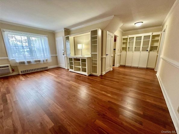 400 Merrick Road 5A, Rockville Centre NY 11570
