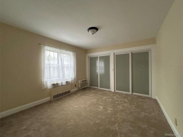 400 Merrick Road 5A, Rockville Centre NY 11570