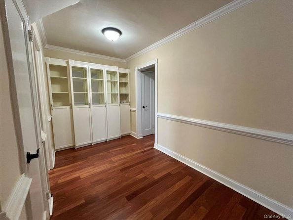 400 Merrick Road 5A, Rockville Centre NY 11570