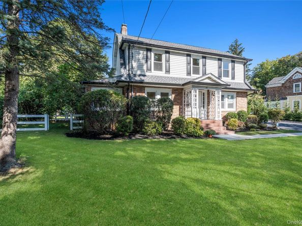 99 Warner Avenue, Roslyn Heights NY 11577