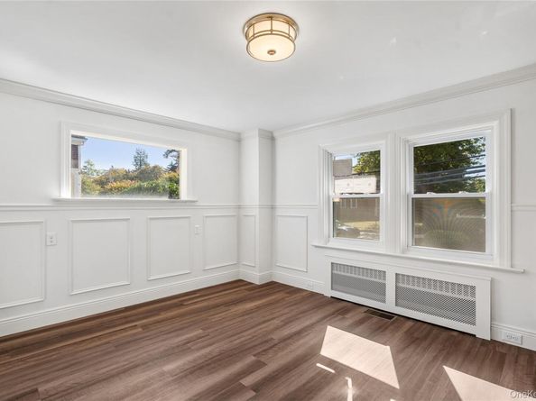 99 Warner Avenue, Roslyn Heights NY 11577