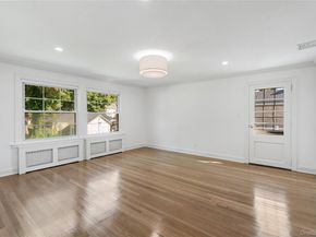 99 Warner Avenue, Roslyn Heights NY 11577