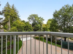 10 Stewart Place 2AW, White Plains NY 10603