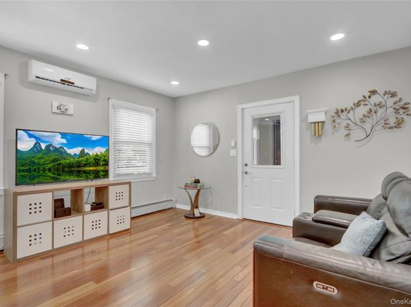 85-16 250th Street, Bellerose NY 11426