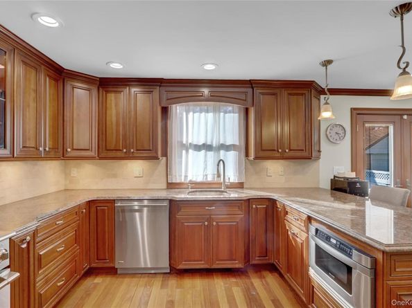 85-16 250th Street, Bellerose NY 11426