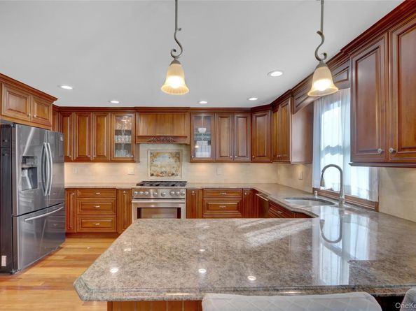85-16 250th Street, Bellerose NY 11426