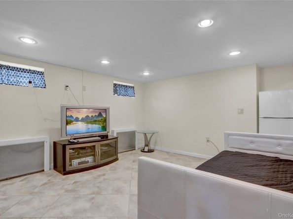 85-16 250th Street, Bellerose NY 11426