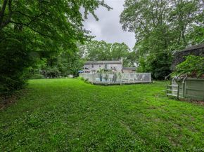 21 Locust Avenue S, Medford NY 11763
