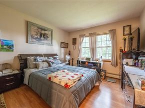 21 Locust Avenue S, Medford NY 11763