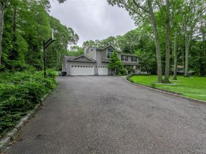 21 Locust Avenue S, Medford NY 11763