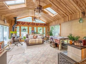 21 Locust Avenue S, Medford NY 11763