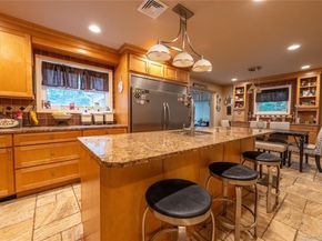 21 Locust Avenue S, Medford NY 11763