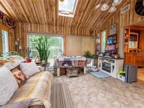 21 Locust Avenue S, Medford NY 11763