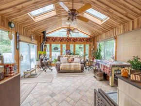 21 Locust Avenue S, Medford NY 11763