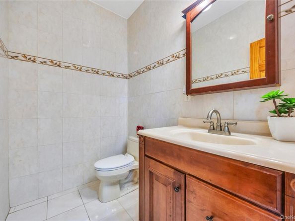 29 Grove Street, Hicksville NY 11801