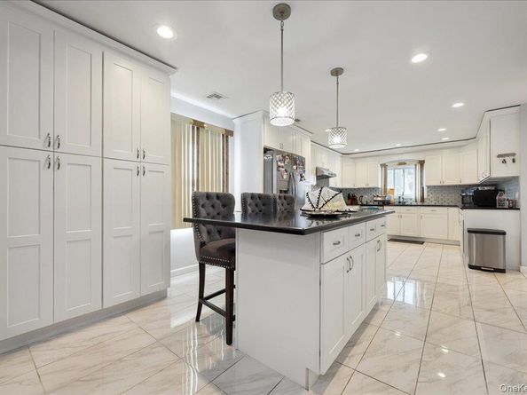 45 Universe Drive, Levittown NY 11756