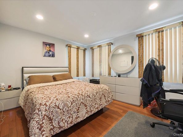 45 Universe Drive, Levittown NY 11756