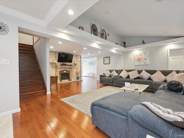 45 Universe Drive, Levittown NY 11756