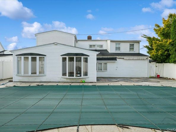 45 Universe Drive, Levittown NY 11756