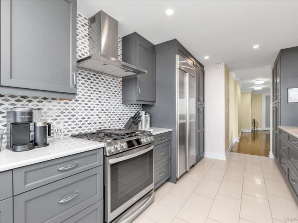 269-10 Grand Central Parkway 30W, Floral Park NY 11005
