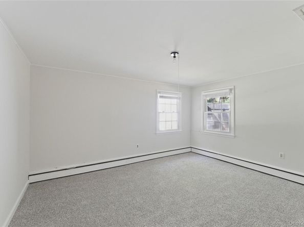 29 Squiretown Road D, Hampton Bays NY 11946