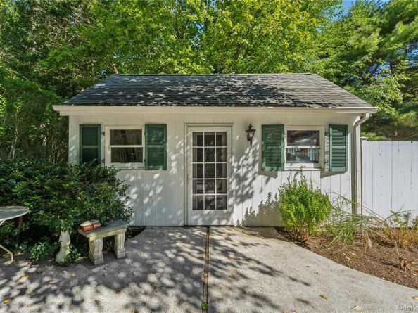 29 Squiretown Road D, Hampton Bays NY 11946