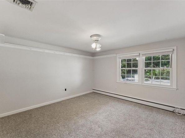 29 Squiretown Road D, Hampton Bays NY 11946