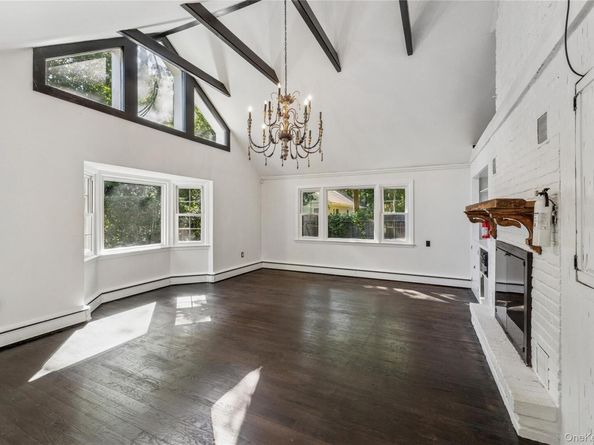29 Squiretown Road D, Hampton Bays NY 11946