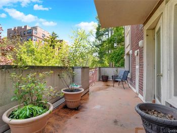 17012 Highland Ave