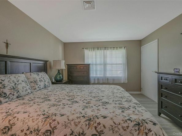 4 C Guilford Court 4 C, Ridge NY 11961